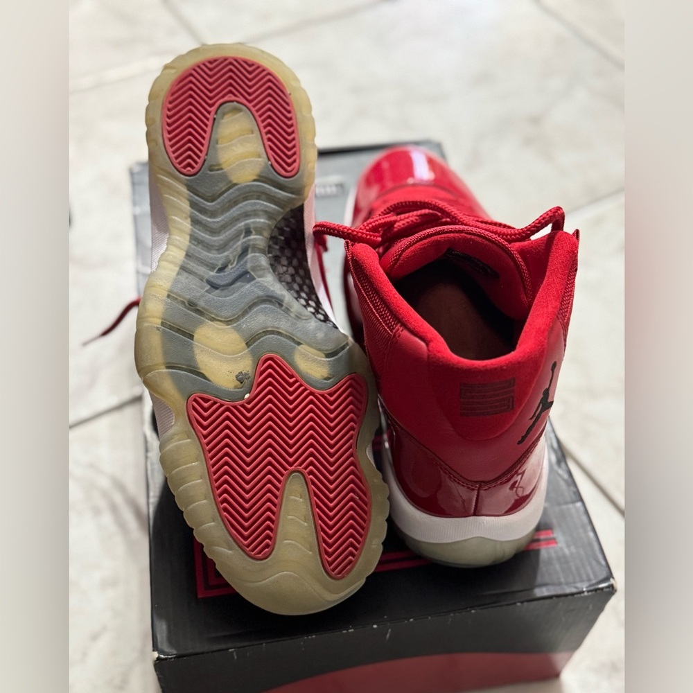 Gym Red 11s - Picture 4 of 4